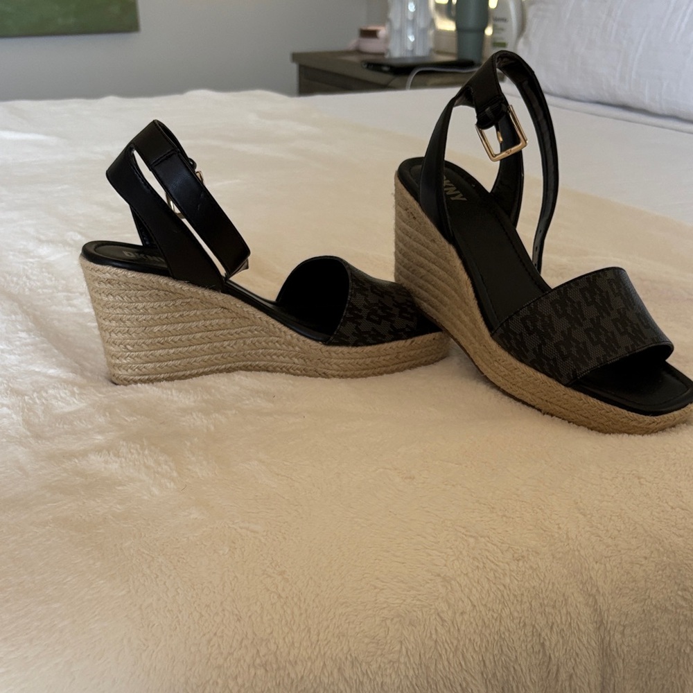DKNY Black and Tan Wedge Sandals